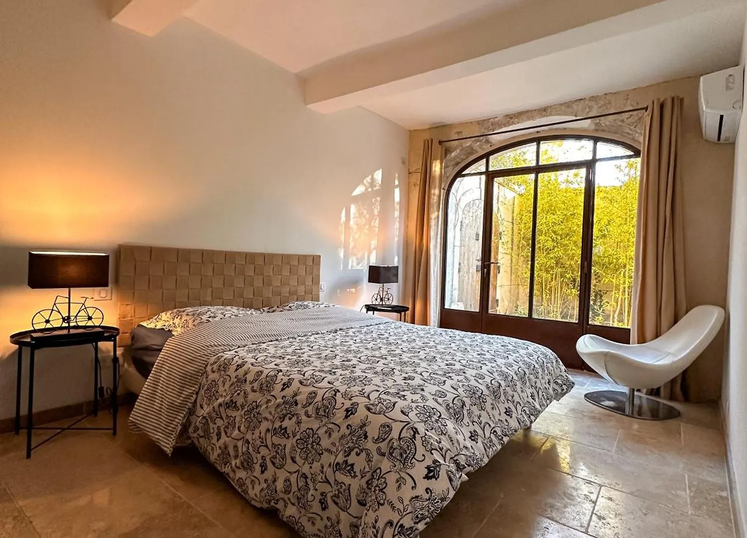 Maison : L'Appart Des Anges 10 Personnes Althen-des-Paluds Holiday home