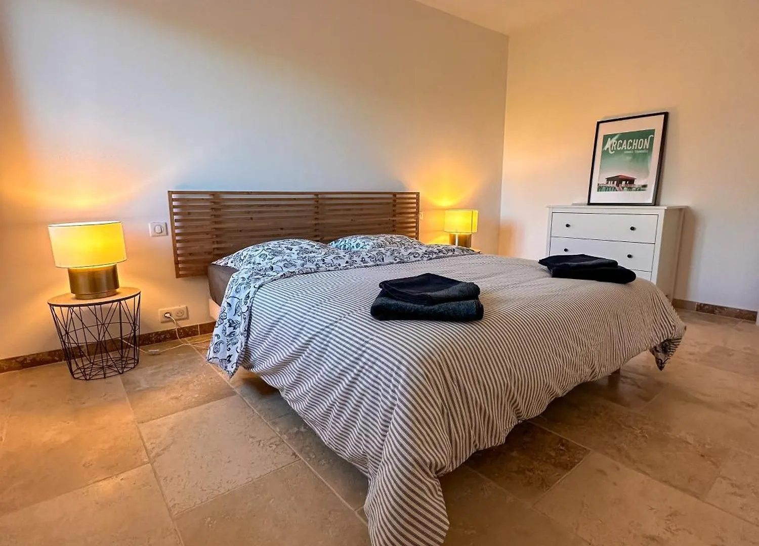 Holiday home Maison : L'Appart Des Anges 10 Personnes Althen-des-Paluds